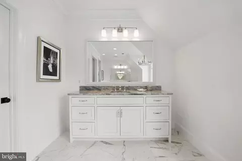Entry Way - 6645 Byrns Pl, Mclean, VA 22101 photo 8 of 15