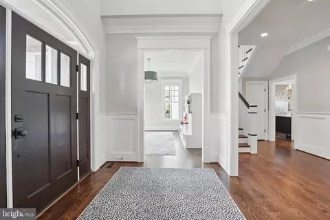Entry Way - 6645 Byrns Pl, Mclean, VA 22101 photo 3 of 15
