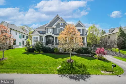 Exterior - 6645 Byrns Pl, Mclean, VA 22101 photo 3 of 13