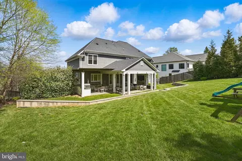 Exterior - 6645 Byrns Pl, Mclean, VA 22101 photo 12 of 13