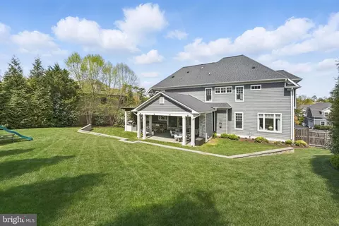 Exterior - 6645 Byrns Pl, Mclean, VA 22101 photo 13 of 13