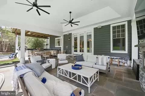 Exterior - 6645 Byrns Pl, Mclean, VA 22101 photo 6 of 13