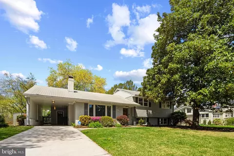 8318 Felton Ln, Alexandria, VA 22308