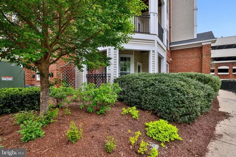 12933 Centre Park Cir #106, Herndon, VA 20171