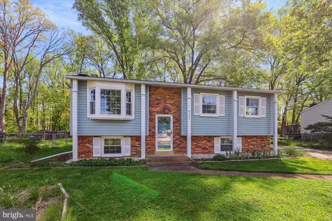 8205 Glyn St, Alexandria, VA 22309