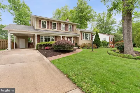8807 Falkstone Ln, Alexandria, VA 22309