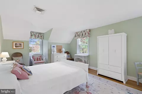 Bedroom - 6511 Ridge St, Mclean, VA 22101 photo 2 of 4