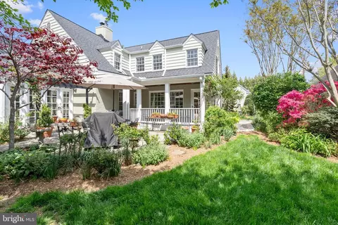 Exterior - 6511 Ridge St, Mclean, VA 22101 photo 5 of 6
