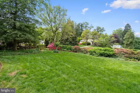 Exterior - 6511 Ridge St, Mclean, VA 22101 photo 4 of 6
