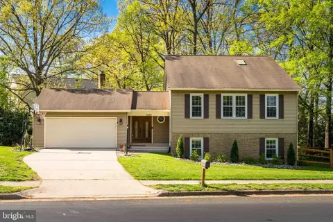 2583 John Milton Dr, Herndon, VA 20171