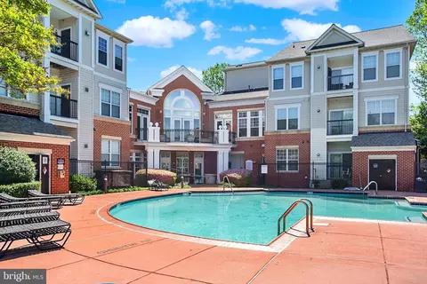 11317 Aristotle Dr #3-413, Fairfax, VA 22030