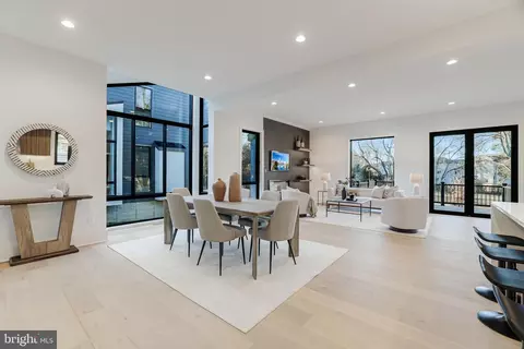 3504 Lake St, Falls Church, VA 22041