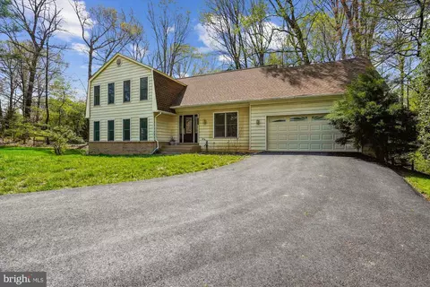 3124 Miller Heights Rd, Oakton, VA 22124