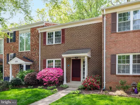 2272 Gunsmith Sq, Reston, VA 20191 photo 63