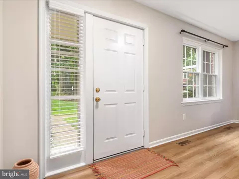 2272 Gunsmith Sq, Reston, VA 20191 photo 3