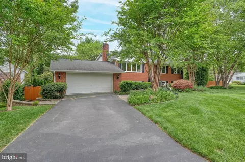 6511 Engel Dr, Mclean, VA 22101 photo 3