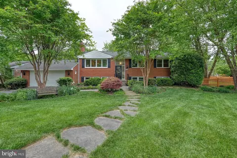 6511 Engel Dr, Mclean, VA 22101 photo 2