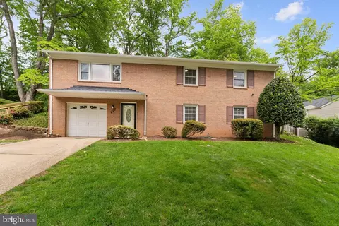 8626 Kerry Ln, Springfield, VA 22152