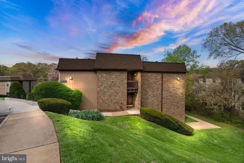 8511 Barrington Ct #S, Springfield, VA 22152