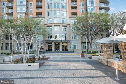 8220 Crestwood Heights Dr #1618, Mclean, VA 22102