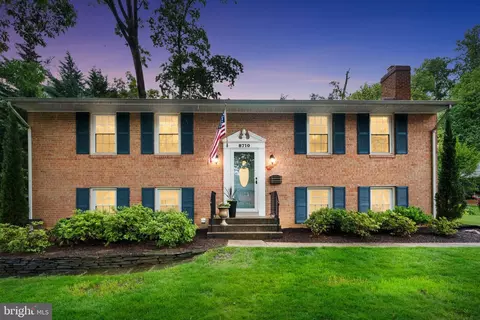 8710 Braeburn Dr, Annandale, VA 22003