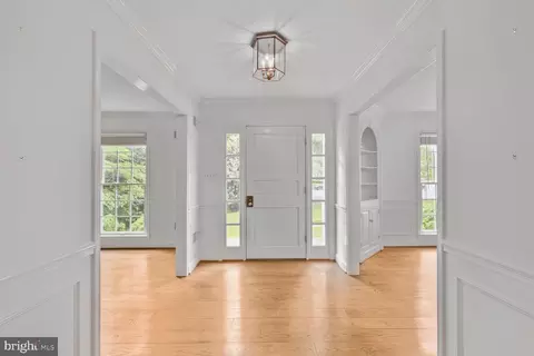 7620 Huntmaster Ln, Mclean, VA 22102 photo 2