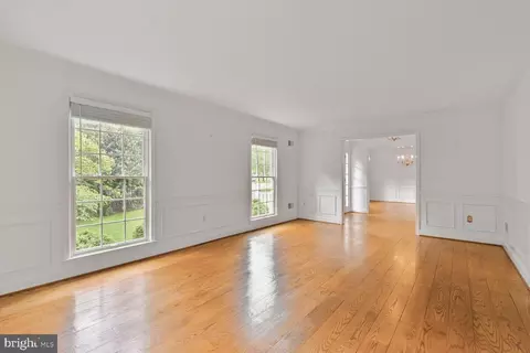 7620 Huntmaster Ln, Mclean, VA 22102 photo 4