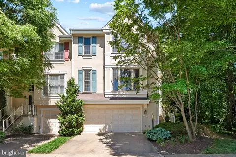 1307 Park Garden Ln, Reston, VA 20194