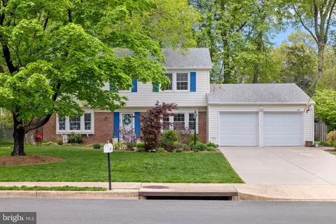 7323 Wickford Dr, Alexandria, VA 22315