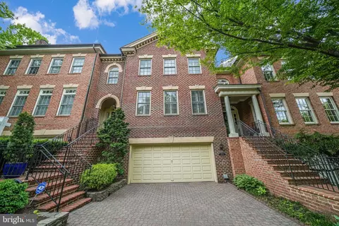 2024 Mayfair Mclean Ct, Falls Church, VA 22043