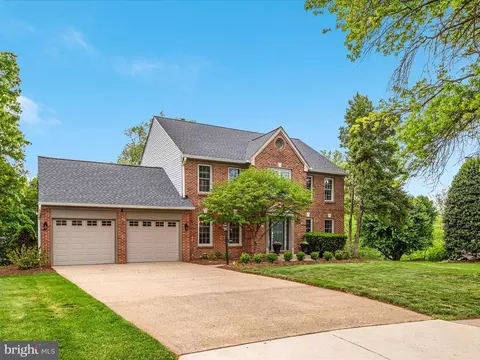 14815 Sun Meadow Ct, Centreville, VA 20120