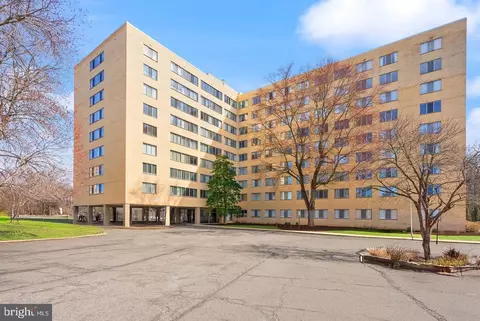 6631 Wakefield Dr #804, Alexandria, VA 22307