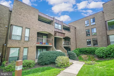 11220 Chestnut Grove Sq #222, Reston, VA 20190