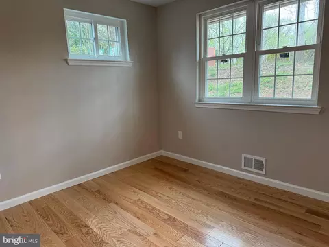 Bedroom - 5211 Southampton Dr, Springfield, VA 22151 photo 4 of 5