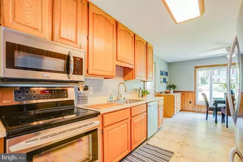 6302 Gormley Pl, Springfield, VA 22152 photo 10
