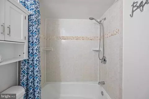 Bath - 1433 Northgate Sq #1A, Reston, VA 20190 photo 2 of 2