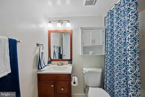 Bath - 1433 Northgate Sq #1A, Reston, VA 20190 photo 1 of 2