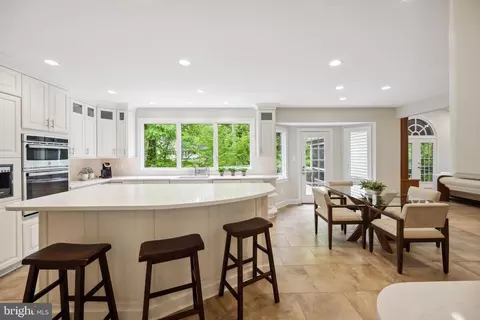 Kitchen - 6530 Heather Brook Ct, Mclean, VA 22101 photo 3 of 8