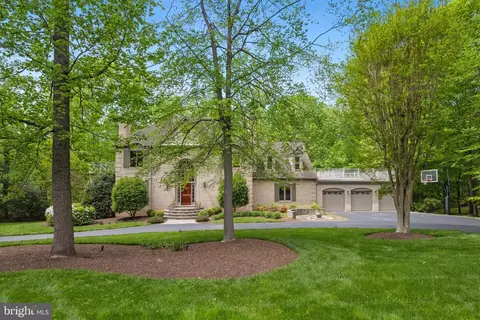Exterior - 6530 Heather Brook Ct, Mclean, VA 22101 photo 13 of 22