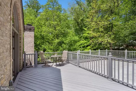 Exterior - 6530 Heather Brook Ct, Mclean, VA 22101 photo 10 of 22