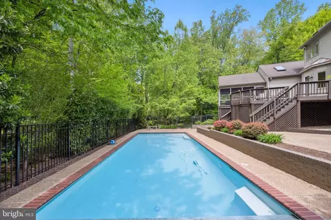 Exterior - 6530 Heather Brook Ct, Mclean, VA 22101 photo 20 of 22