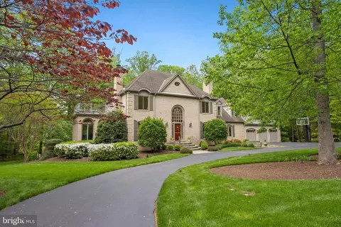 6530 Heather Brook Ct, Mclean, VA 22101