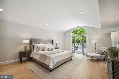 Bedroom - 6530 Heather Brook Ct, Mclean, VA 22101 photo 3 of 11