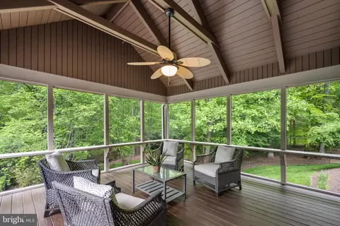 Exterior - 6530 Heather Brook Ct, Mclean, VA 22101 photo 3 of 22