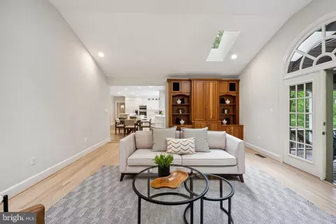 Living - 6530 Heather Brook Ct, Mclean, VA 22101 photo 6 of 6