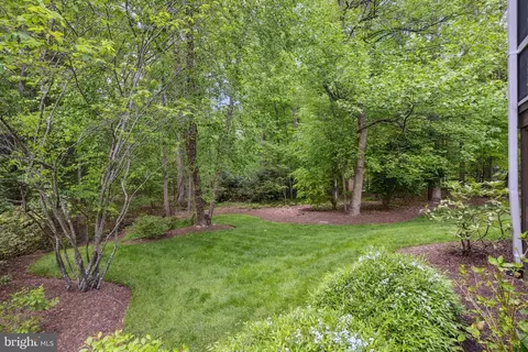 Exterior - 6530 Heather Brook Ct, Mclean, VA 22101 photo 22 of 22