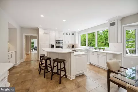 Kitchen - 6530 Heather Brook Ct, Mclean, VA 22101 photo 4 of 8