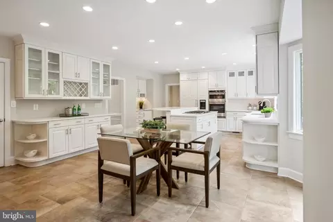 Kitchen - 6530 Heather Brook Ct, Mclean, VA 22101 photo 8 of 8
