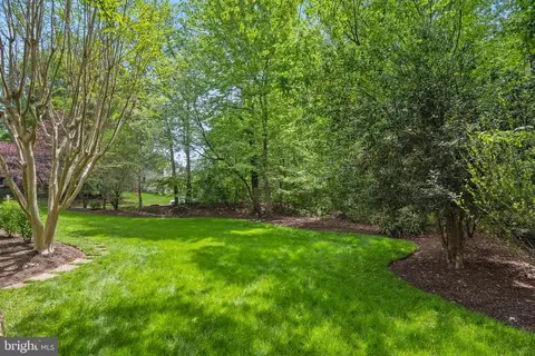 Exterior - 6530 Heather Brook Ct, Mclean, VA 22101 photo 18 of 22