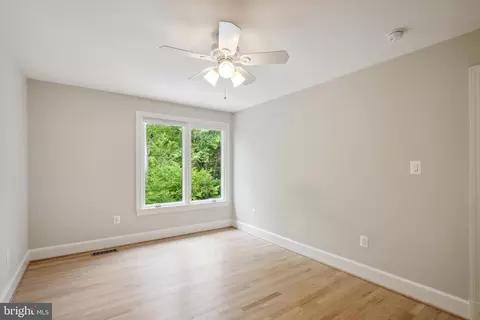 Bedroom - 6530 Heather Brook Ct, Mclean, VA 22101 photo 8 of 11